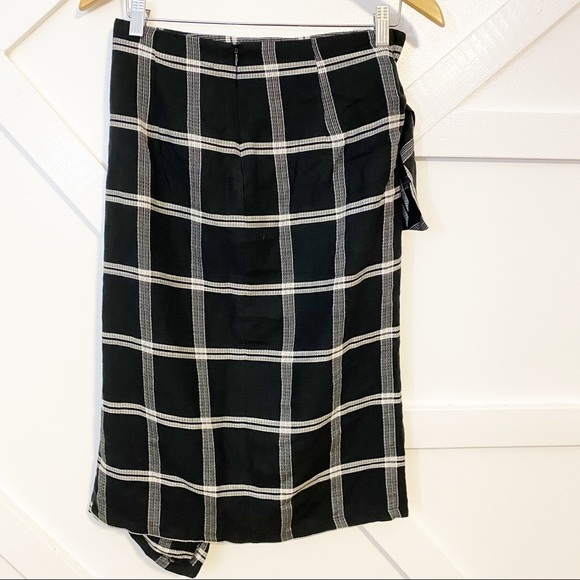 Bershka Plaid Printed Tie Waist Faux Wrap Knee Length Skirt Black White Sz M - Picture 3 of 7